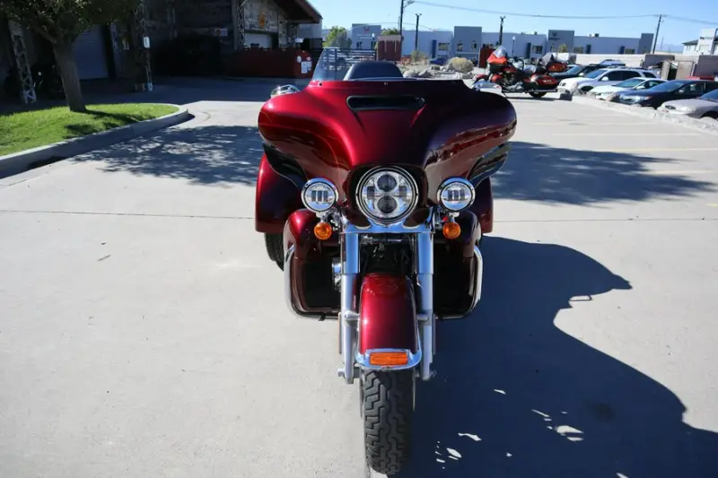 2015 Harley-Davidson Tri Glide Ultra photo 2