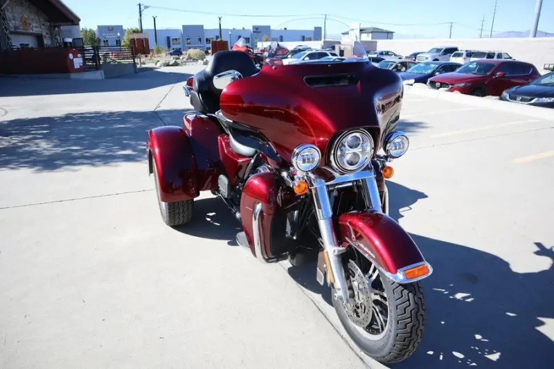 2015 Harley-Davidson Tri Glide Ultra photo 12
